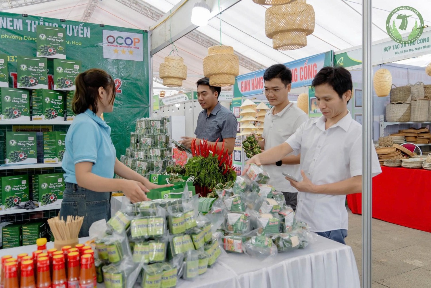 Trưng bày đặc sản Thắng Tuyến tại Hội chợ Nông nghiệp